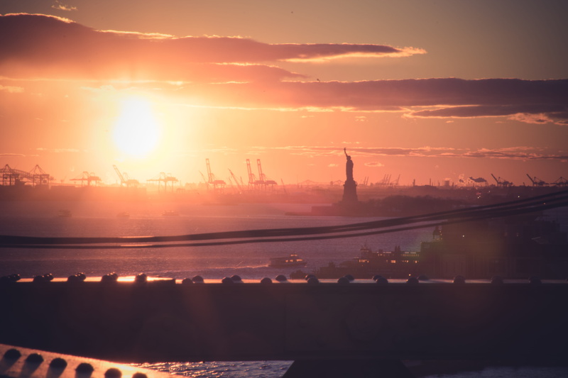travel, orange, 5K, sky, water, sunlight, sunset, built structure, manhattan, brooklyn bridge, vacation, golden hour, silhouette, statue of liberty, skyline