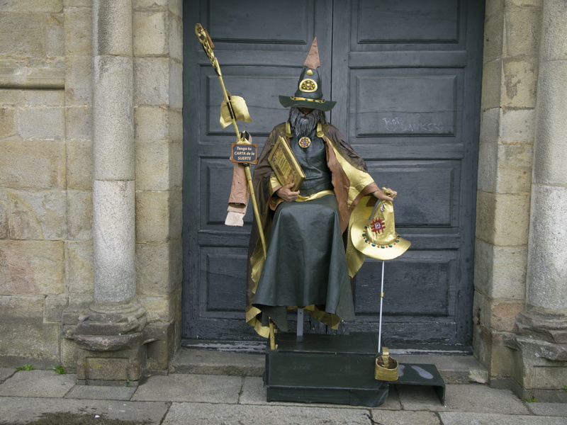 building exterior, Santiago, sculpture, architecture, musical instrument, representation, city break in, Mime, building, day, full length, history, male likeness