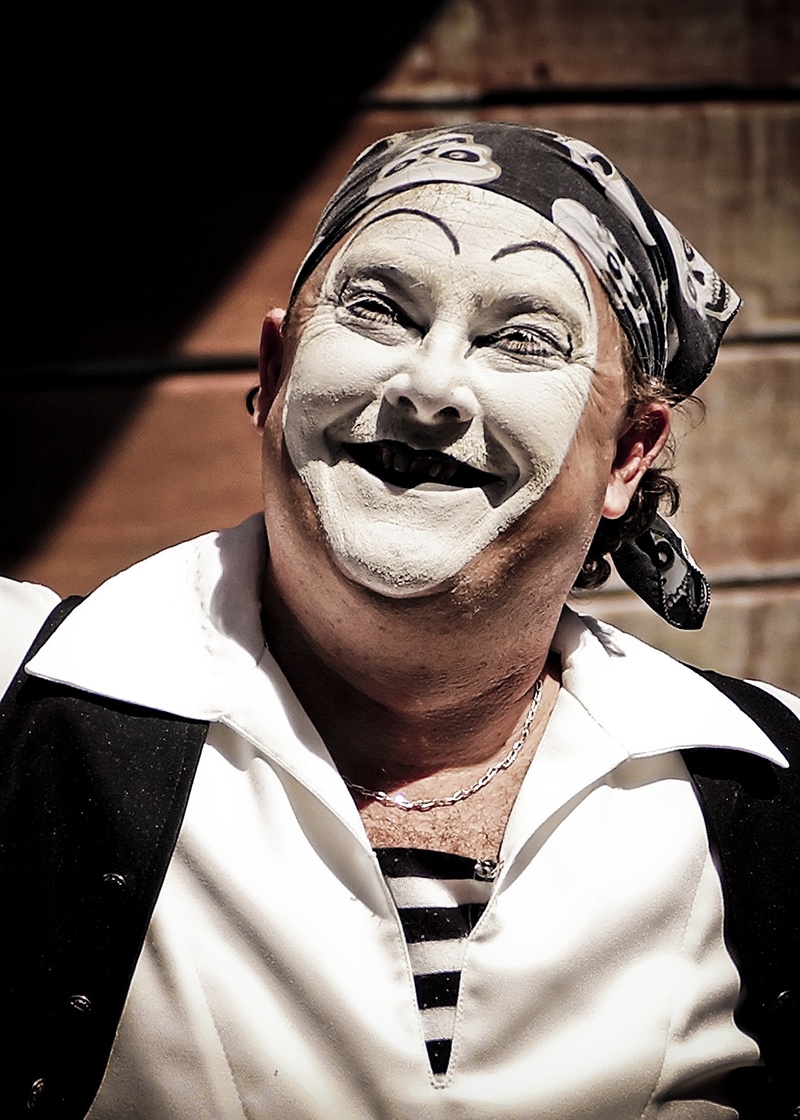 expression, circus, man, clothing, mime, smiling, leisure activity, close-up, pantomime, spooky, mouth, looking at camera, mask, clown, theater, portrait