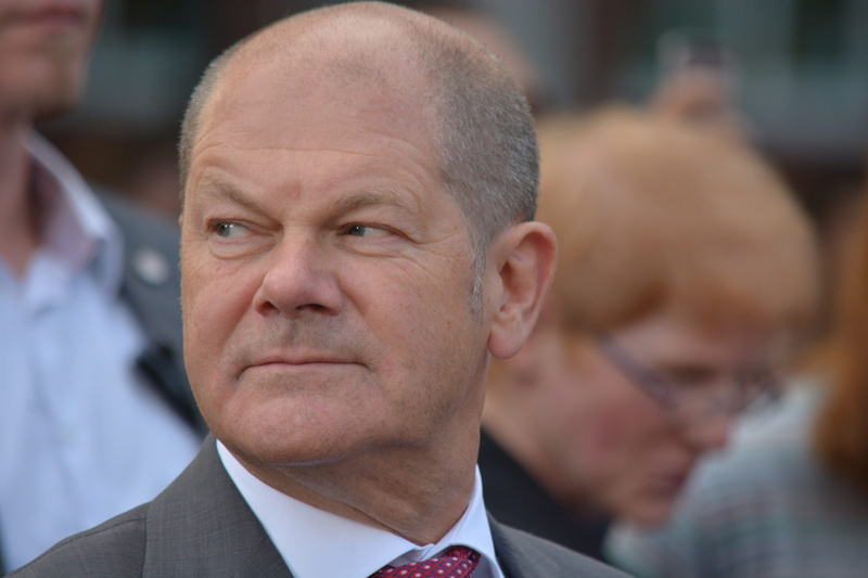 the first mayor, contemplation, mature adult, hamburg, two people, headshot, males, business, man, business person, deputy, close-up, spd, suit, senior adult
