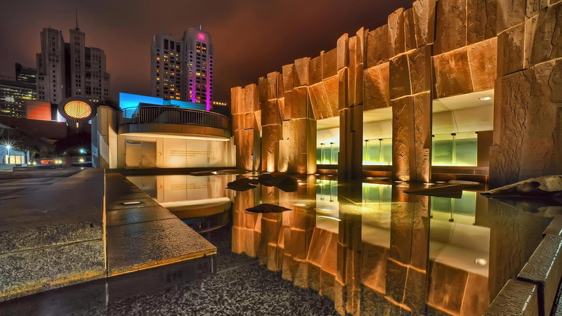 office, travel destinations, modern, des, water, building exterior, sky, architecture, street, no people, king, nature, luther, bing, reflection, illuminated