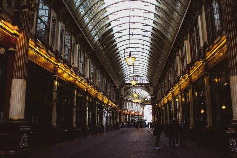person, united kingdom, real people, hall, london, 4K, incidental people, street, arcade, direction, lifestyles, electric lamp, pathway, ceiling, arch hallway