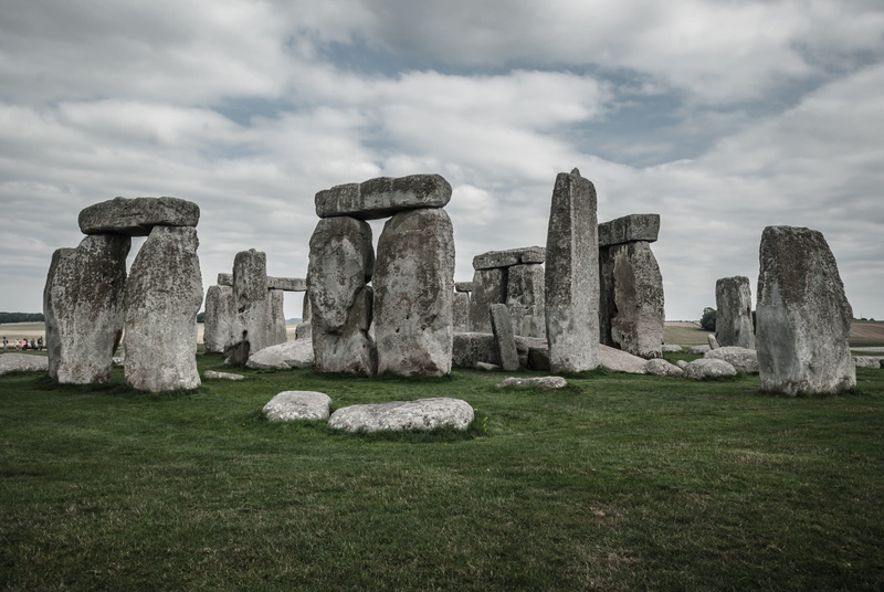 daylight, cloud - sky, historic, day, no people, dramatic sky, outdoors, megalith, field, stonehenge, memorial, photo, architecture, cemetery, travel destinations