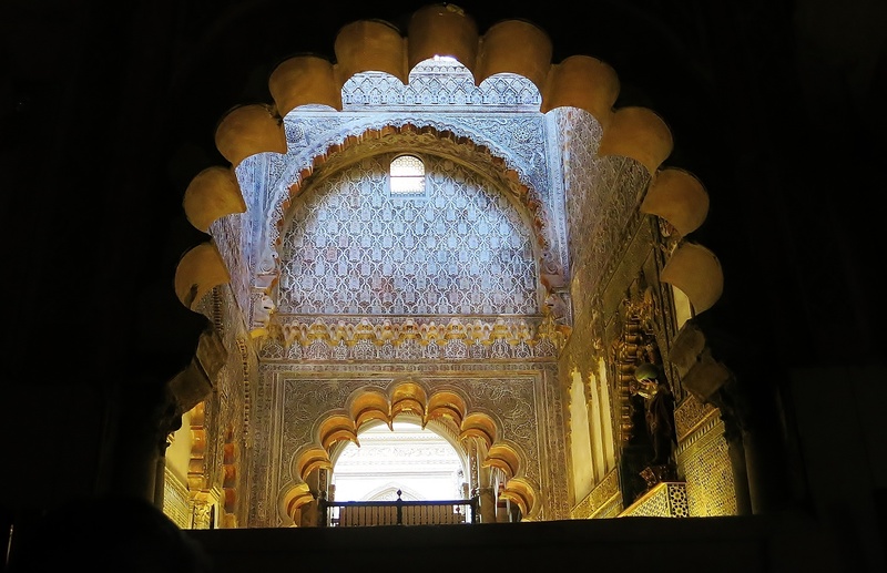 travel, building exterior, history, arch, architectural column, tourism, no people, craft, cordoba, travel destinations, 2K, illuminated, architecture