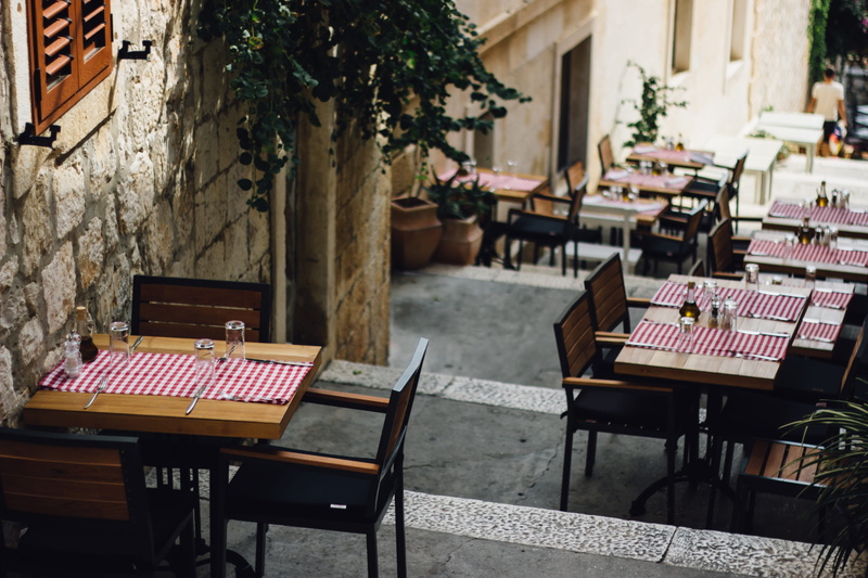brown, plant, tables, along, wood - material, outdoors, no people, building exterior, daytime, business, architecture, chair, 5K, seat, city, sidewalk cafe