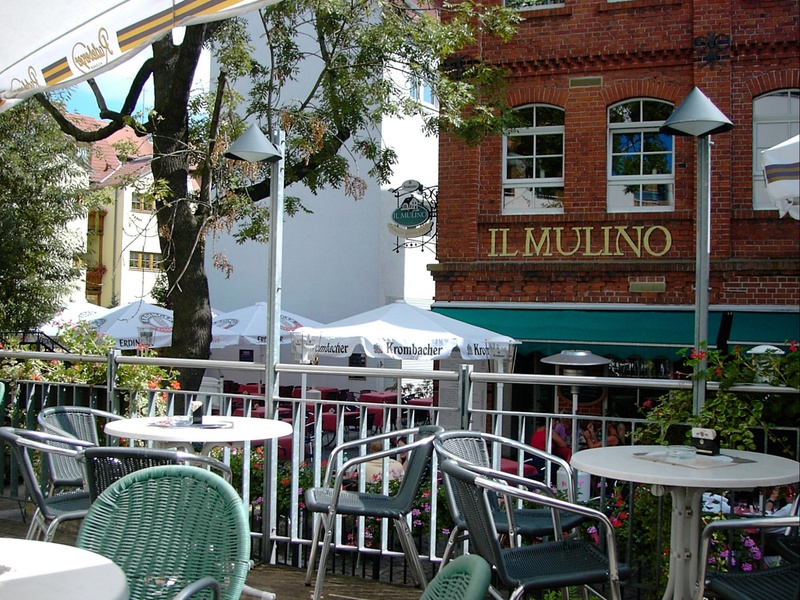 summer, cafe, architecture, chair, building, business, city, tree, day, absence, table, gastronomy, built structure, dining tables, beer garden, outdoors