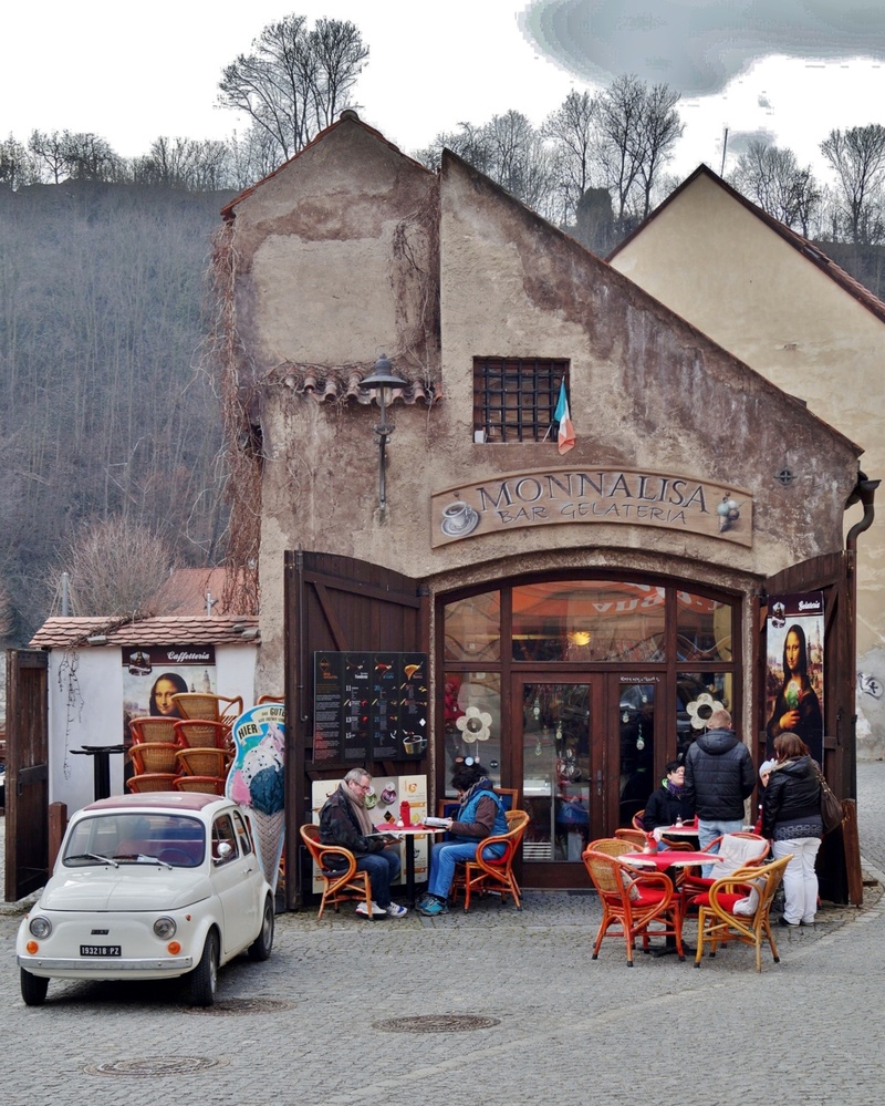 cafe, transportation, real people, restaurant, seat, built structure, 1080P, seating, the mona lisa, mode of transportation, nature, chair, city, motor vehicle