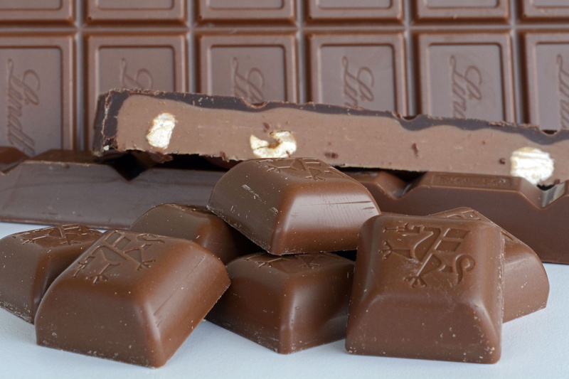 freshness, chocolate bar, no people, versatile, close-up, indoors, candy, lindt chocolate, food, brown, still life, temptation, nuts, delicious, nibble