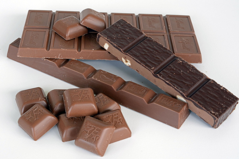 studio shot, switzerland, food and drink, delicious, temptation, nutrition, bars, cacao Fruit, milk, close-up, ragusa, gourmet, lindt chocolate, nibble