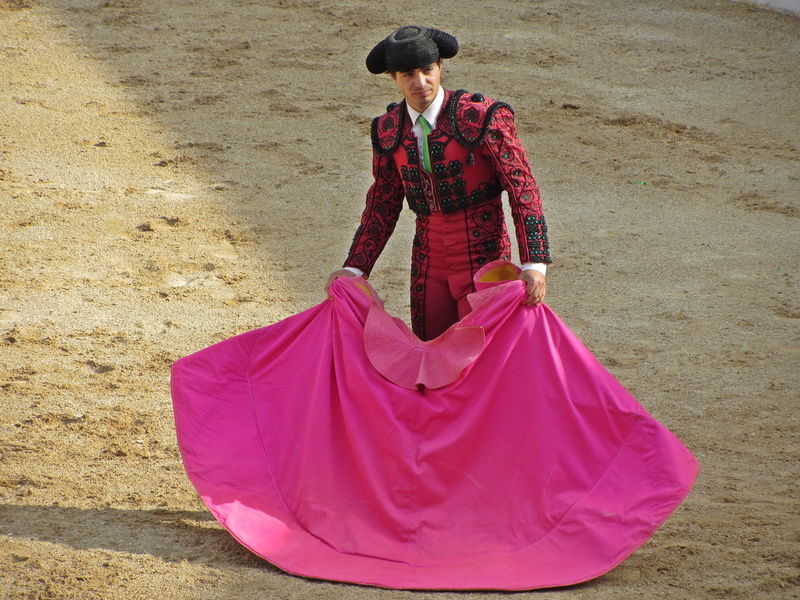 portugal, red, wearing, pink, standing, casual clothing, real people, land, day, front view, women, outdoors, full length, holding, fashion, leisure activity