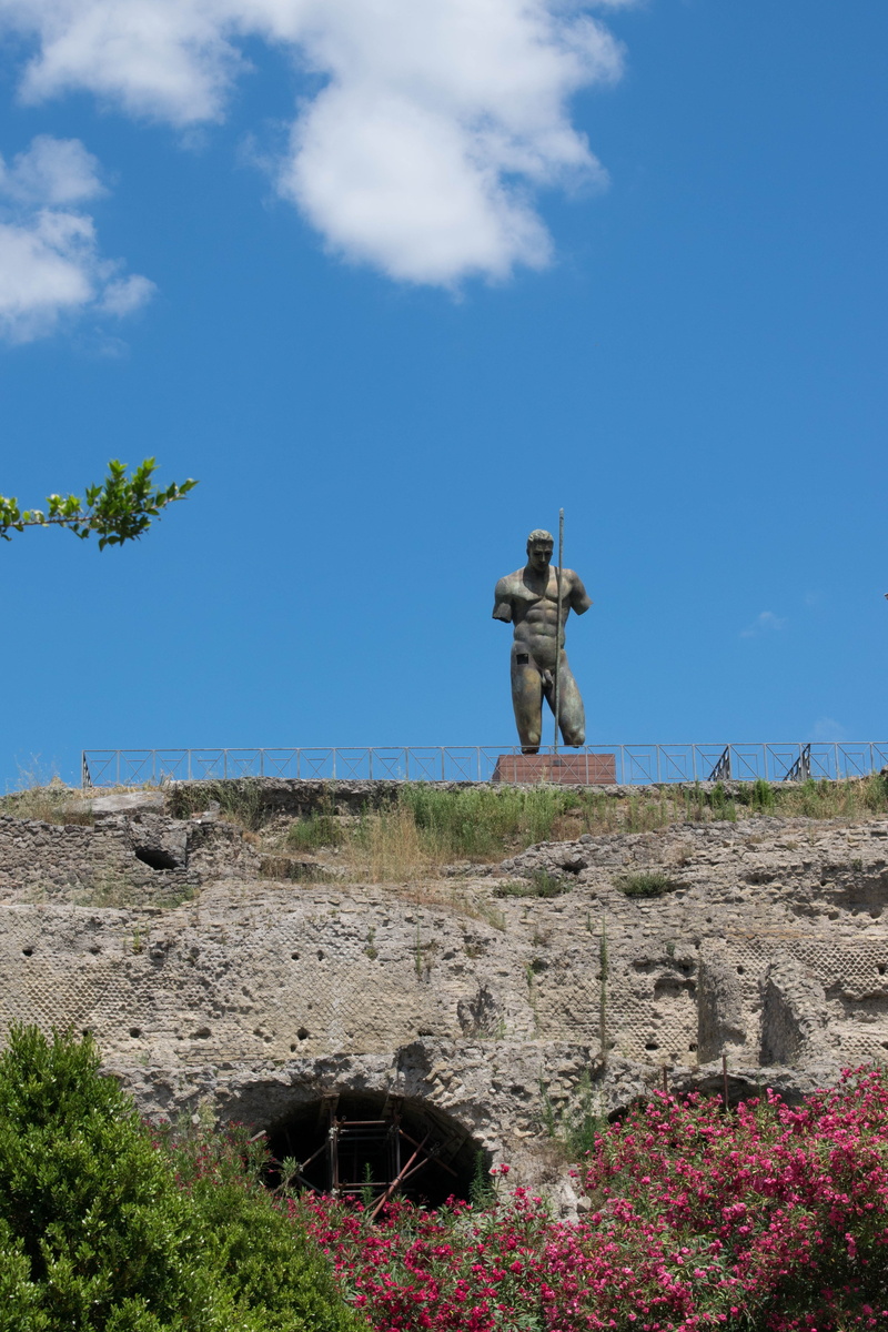 architecture, roman, 5K, sculpture, tree, art and craft, land, representation, statue, growth, sky, day, male likeness, built structure, blue, no people