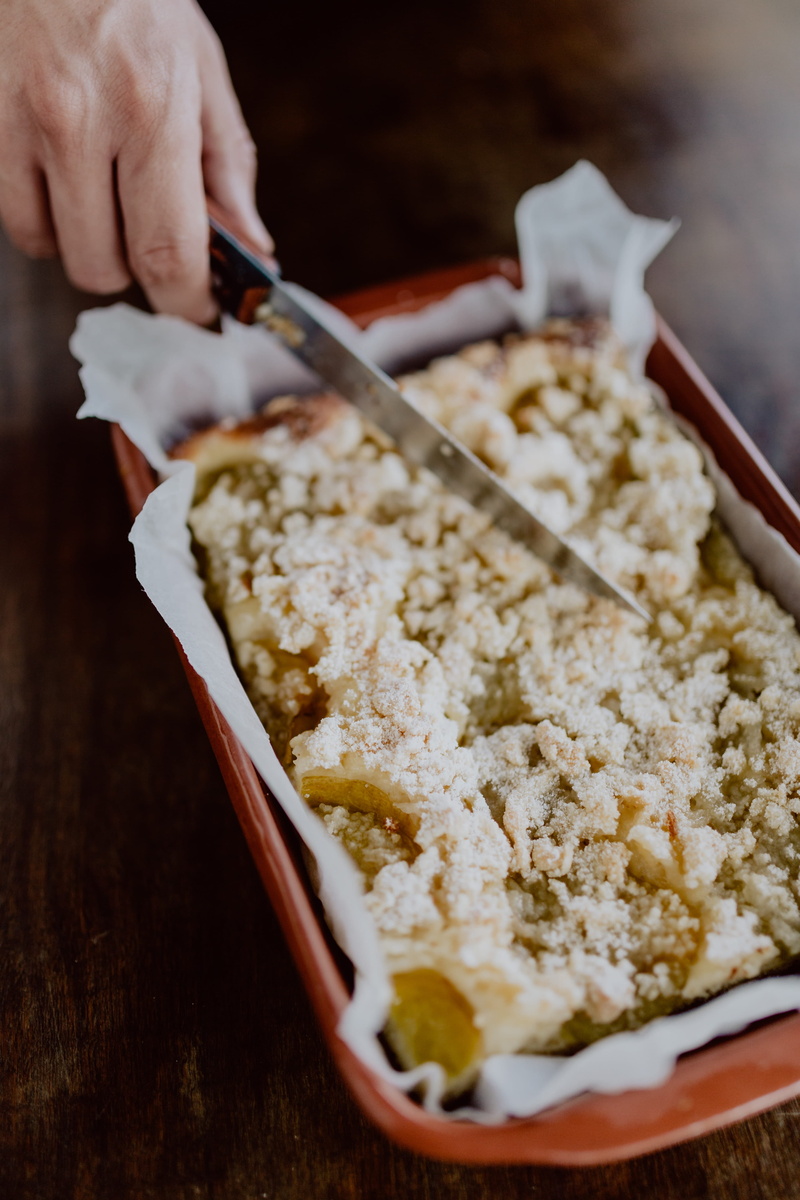 dessert, cake, selective focus, ready-to-eat, temptation, knife, preparation, human hand, delicious, real people, rustic, fruits, summer, eating utensil