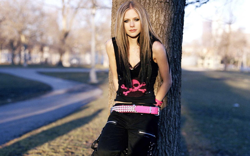 avril, rocker, 1080P, road, avril lavigne, outdoor, lavigne, tree