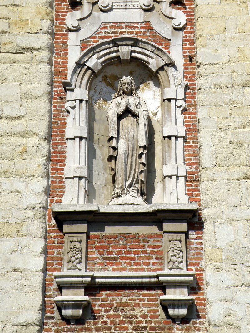 kapucinessenklooster, belgium, building exterior, day, religious, statue, human representation, sculpture, mural, creativity, female likeness, wall - building feature