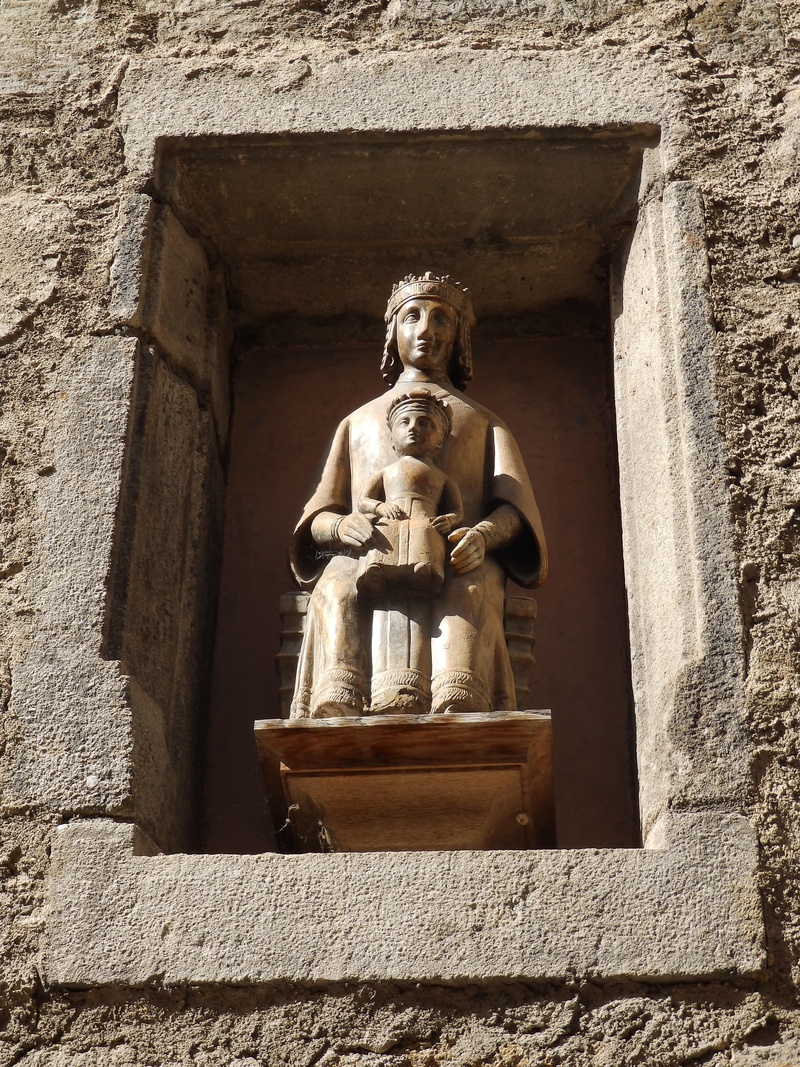 4K, niche, outdoors, the past, male likeness, human representation, religion, christian, le-puy-en-velay, built structure, history, statue, architecture