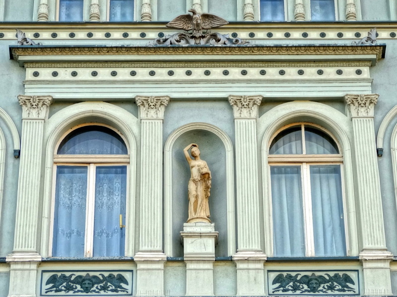 old market square, building, architecture, facade, representation, history, creativity, religion, female likeness, architectural column, male likeness