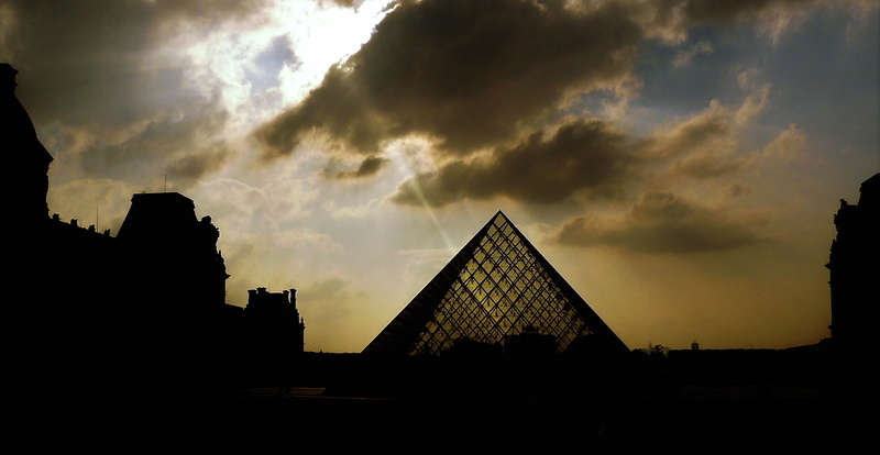 triangle shape, silhouette, history, outdoors, museum, 2K, building, abendstimmung, paris, louvre, built structure, no people, architecture, the past