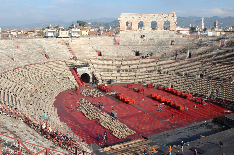 building exterior, archaeology, day, amphitheater, Arena, crowd, architecture, ancient civilization, group of people, tourism, Verona, Teatro, old ruin