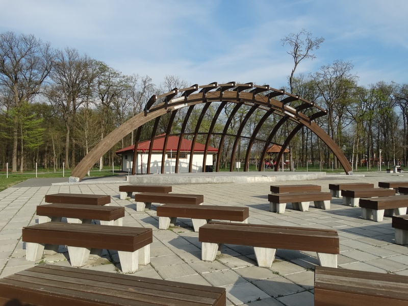 park, scene, amphitheatre, sky, outdoors, seat, water, table, bench, empty, plant, craiova, architecture, 2K, arch, wood - material, built structure, day