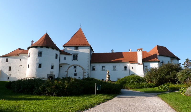 croatia, house, copy space, outdoors, grass, footpath, no people, sky, town, tree, building exterior, old, residential district, varazdin, blue, sunlight