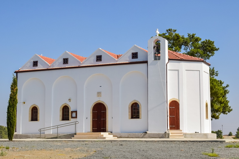 arch, blue, building, white color, 5K, church, no people, outdoors, cyprus, built structure, facade, luxury, residential district, orthodox, nature, clear sky