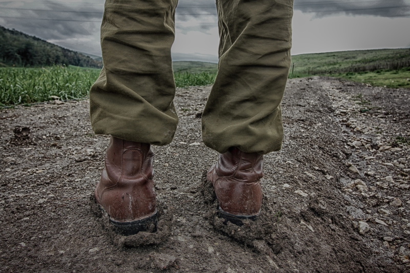 uniform, army, gun, human foot, clothing, anzac, leather, shoes, body part, limb, weapon, boot, practicing, nature, brave, exercise, rifle, human body part