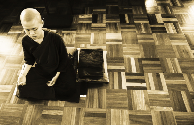 temple, mid adult, full length, spiritual, religion, completely bald, leisure activity, lifestyles, looking, culture, sayalay, adults only, shaved head