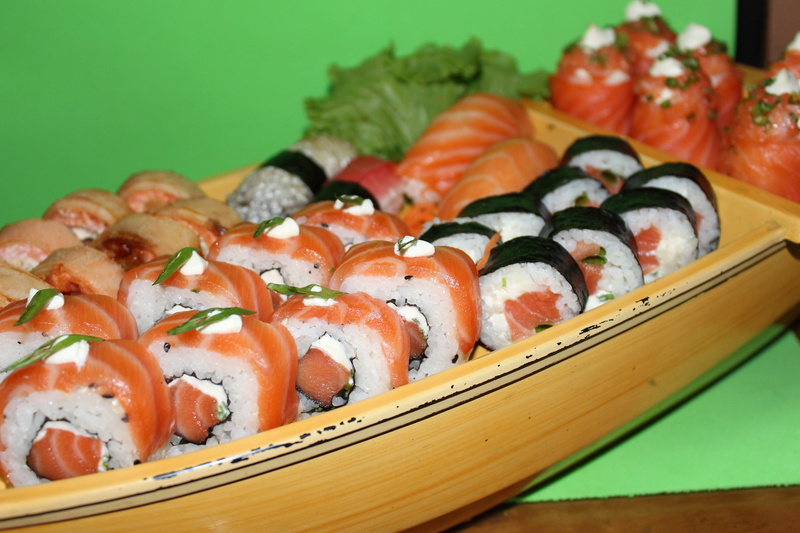 healthy eating, freshness, crockery, maki Sushi, japan, still life, food, japanese food, salmon, no people, raw food, meal, combined, japanese, sashimi