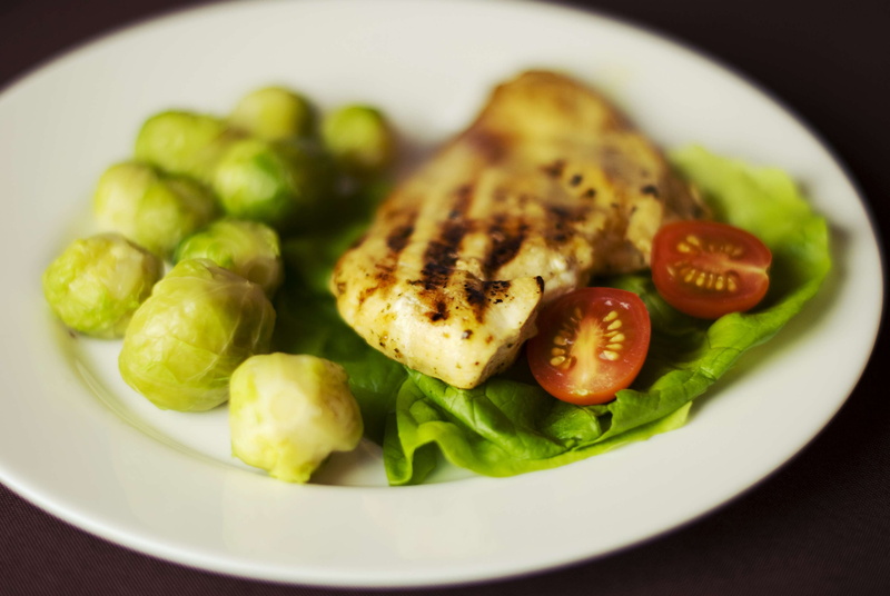 focus on foreground, vegetable, cucumber, plate, healthy eating, garnish, lettuce, no people, food and drink, fruit, tomato, studio shot, brussels sprouts