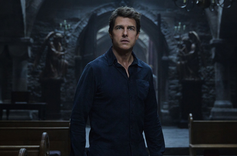 hd, hood - clothing, contemplation, real people, clothing, men, 2017 movies, waist up, hands in pockets, handsome, hairstyle, serious, indoors, casual clothing