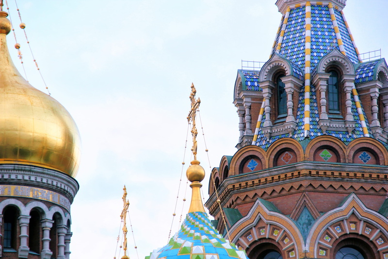culture, city, travel, gold colored, kremlin, spirituality, symbol, assumption, built structure, red, religion, golden, famous, christianity, russian, outdoors