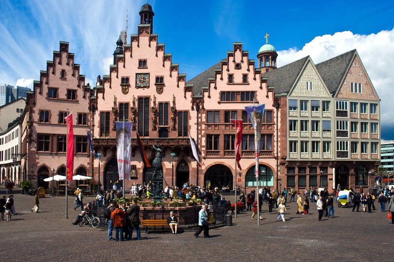 near, people, tourist, old town, group of people, built structure, architecture, frankfurt, women, nature, outdoors, street, travel, travel destinations