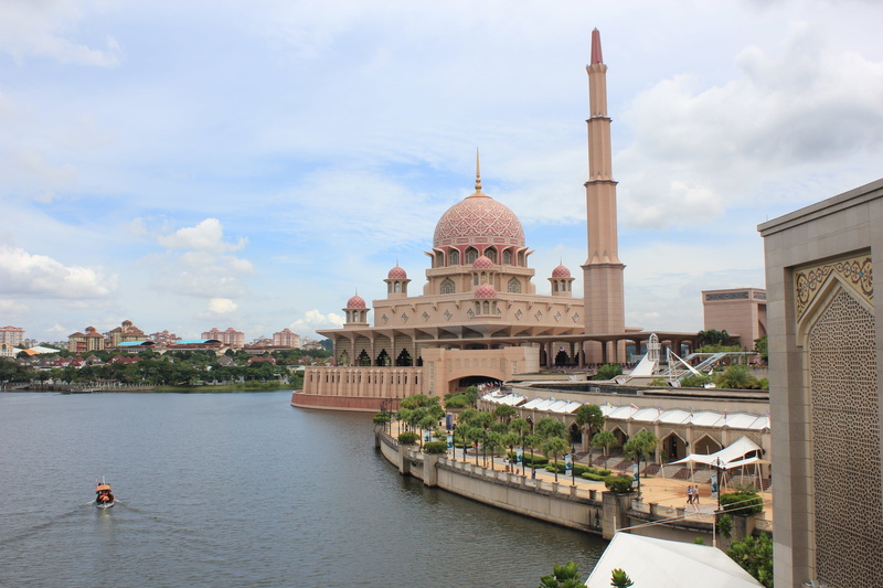 putrajaya, muslim, building exterior, beige, building, body, sky, 2K, travel destinations, tourism, no people, place of worship, built structure, belief