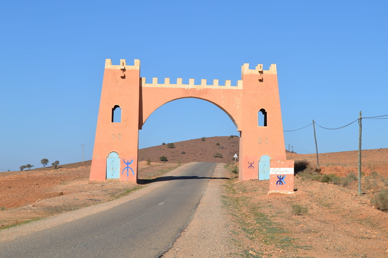 morocco, blue, outdoors, city, direction, land, pierre, nature, transportation, arch, clear sky, built structure, day, architecture, no people, street