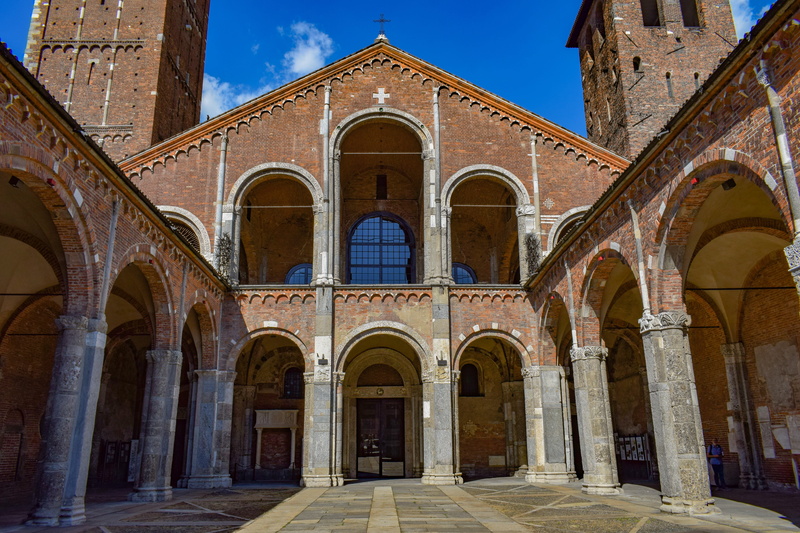 architecture, lombardy, milan, historically, tourism, milano, built structure, old, belief, religion, arched, window, courtyard, travel destinations, sky