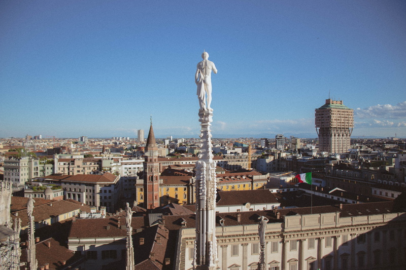 roof, tower, spire, copy space, nature, palaces, person, building, built structure, cityscape, cathedral, art, city, italy, travel, no people, architecture