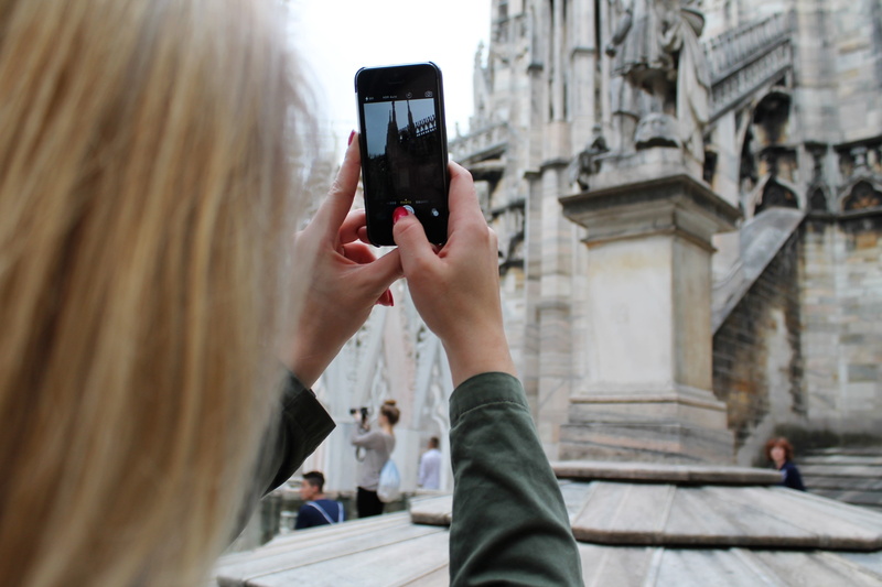 camera, world, european, religion, vintage, rear view, women, connection, famous, digital camera, culture, photography themes, hand, wall, italy, architecture