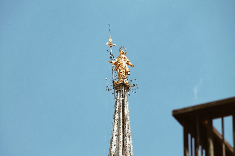 tower, copy space, built structure, cathedral, tall - high, travel destinations, travel, gold, no people, blue, tourism, sky, outdoors, clear sky, duomo