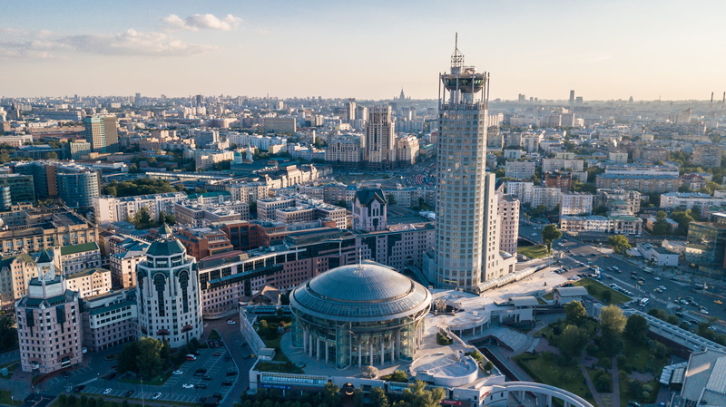 crowded, building exterior, 2K, tourism, architecture, outdoors, spire, travel, russia, residential district, tower, tall - high, skyscraper, city, cityscape