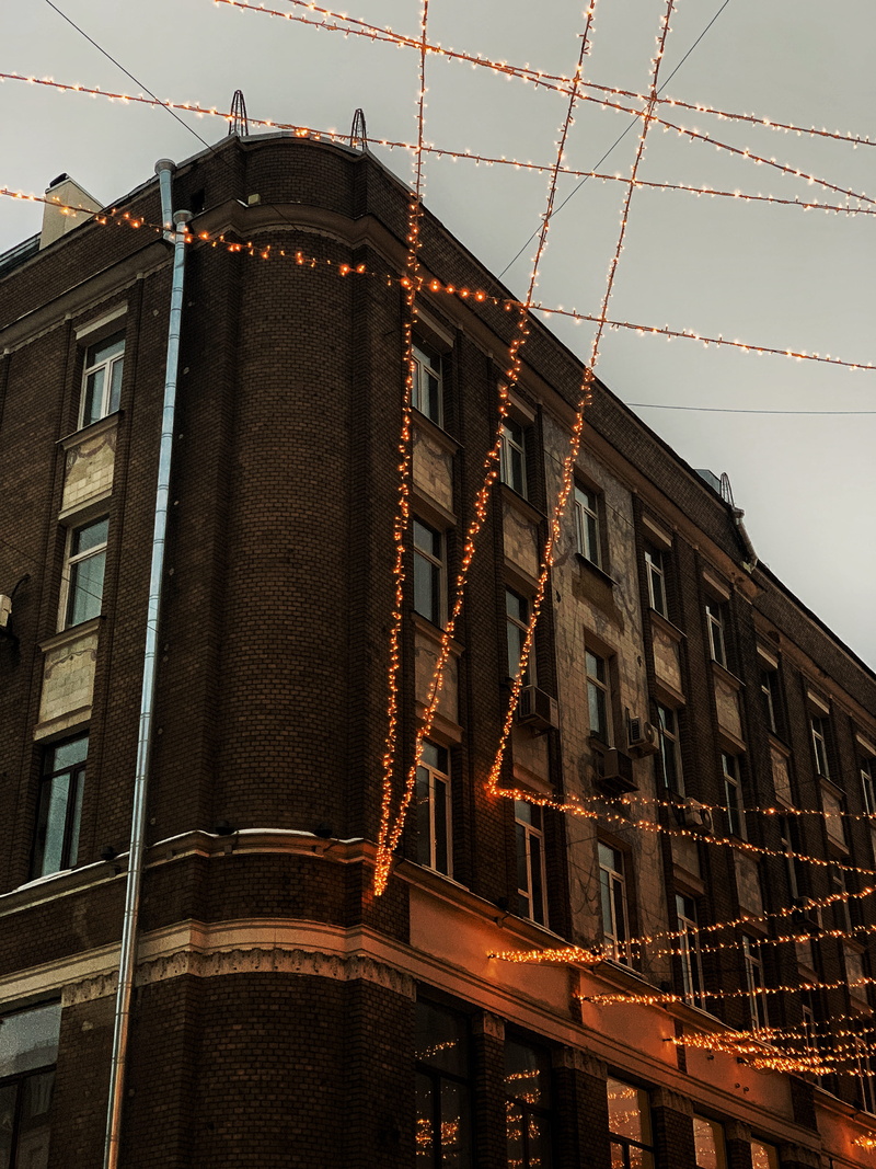 moskva, nature, clear sky, decoration, electricity, 4K, myasnitskaya ulitsa, no people, sky, russia, architecture, built structure, old, day, low angle view