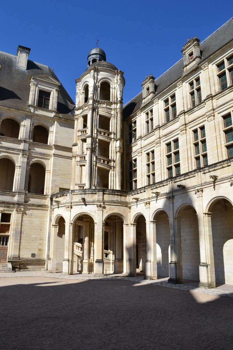arch, windows, sky, sunlight, arcs, gargoyles, 4K, travel destinations, nature, châteaux de la loire, loire valley, street, architecture, window, history