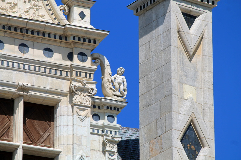 statue, the kings castle, architectural column, travel destinations, low angle view, human representation, France, representation, art and craft, 4K, france heritage
