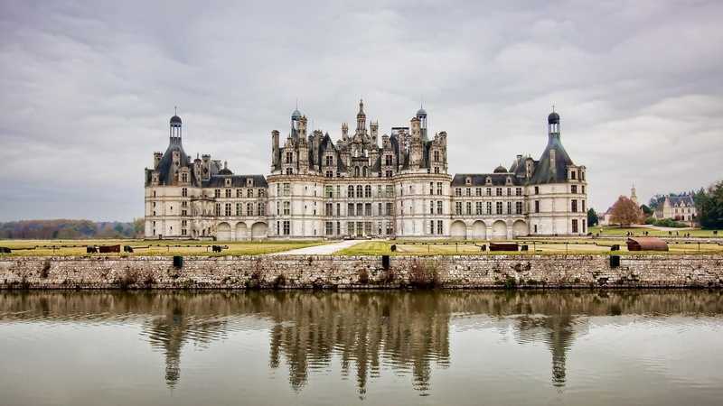 medieval architecture, outdoors, waterfront, chambord, cloud - sky, europe, france, religion, chateau de chambord, cloud, belief, reflection, estate, water castle