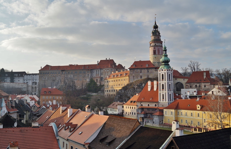 2K, sky, spire, tower, town, monument, city, religion, spirituality, cityscape, building exterior, residential district, unesco, roof, architecture, castle
