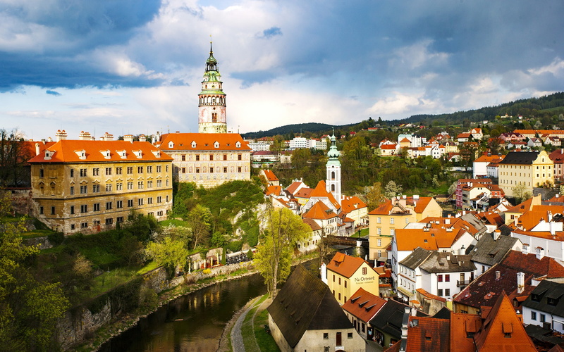 outdoors, architecture, place of worship, bridge, 2K, bridge - man made structure, krumlov, cityscape, townscape, cesky, building, river, city