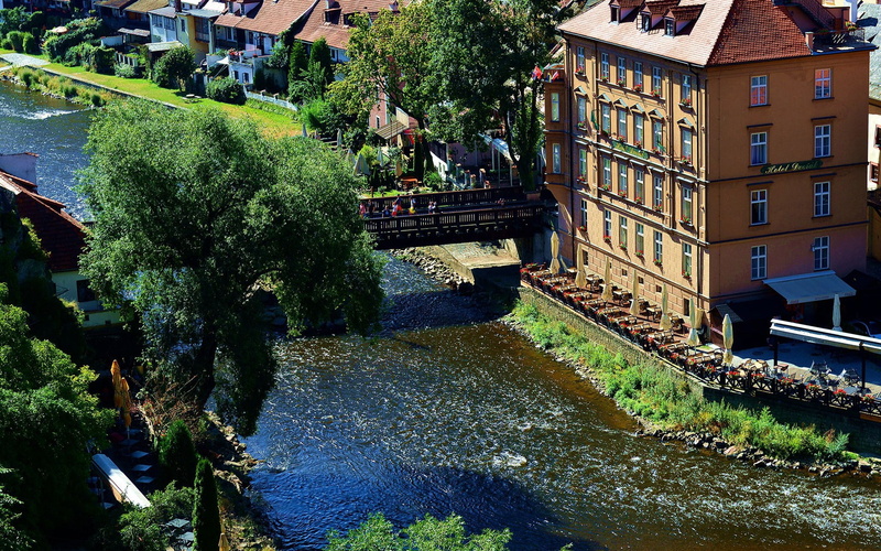 plant, park, canal, day, no people, krumlov, travel, landscape, green color, 1080P, high angle view, tree, building exterior, water, building