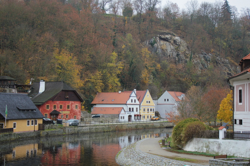 reflection, 4K, tree, residential district, waterfront, outdoors, history, nature, view, water, czech republic, pokoj, change, day, autumn, house, lake