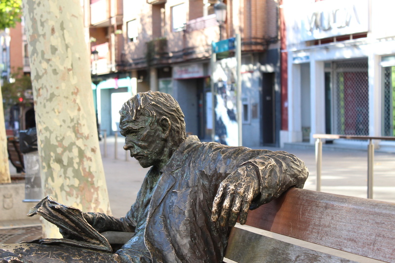 human representation, male likeness, tolerance, city, craft, sculpture, religion, statue, focus on foreground, cinema, peace, female likeness, creativity