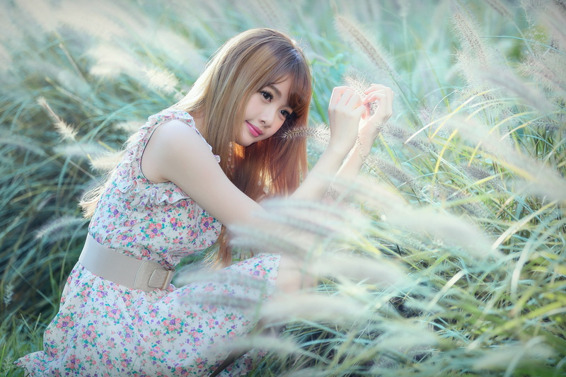 beauty, fashion, nature, real people, lifestyles, hair, 5K, beautiful woman, leisure activity, adult, one person, long hair, hairstyle, women, plant, selective focus