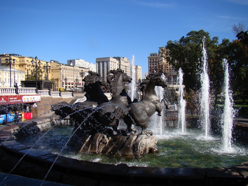 nature, moscow, fountain, outdoors, built structure, sculpture, art and craft, representation, flowing water, spraying, human representation, russia, sky